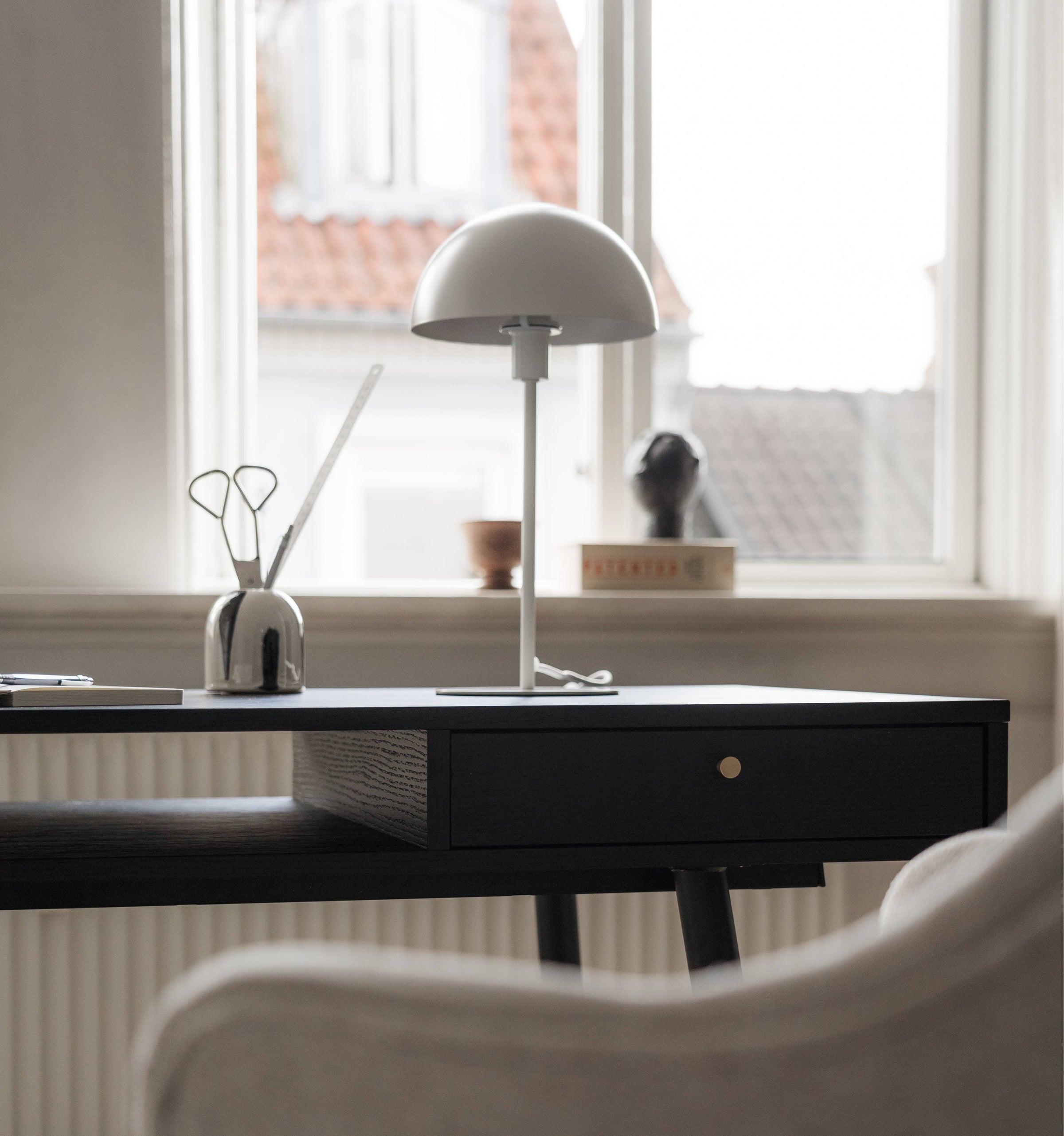 Dansk design – dansk – skrivebord – bord – sort eg – egefinér