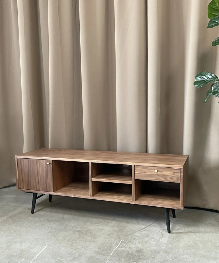 Dawn - TV bord i valnød 140cm