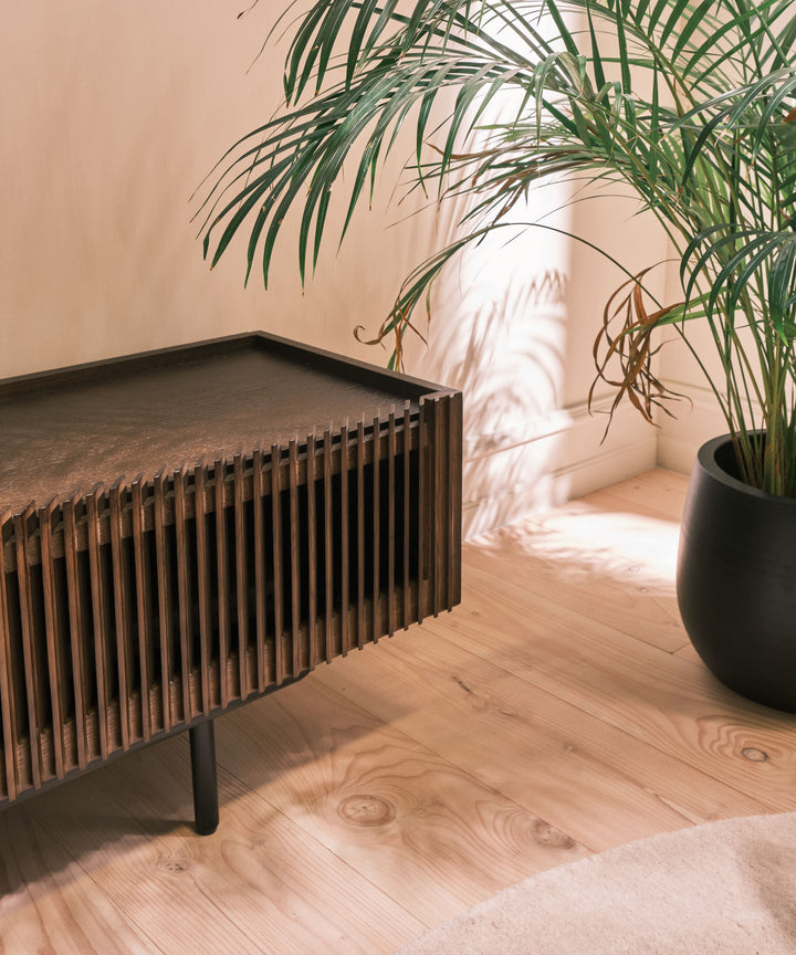 Tv bord m. lameller, Røget eg 145cm - Louvre