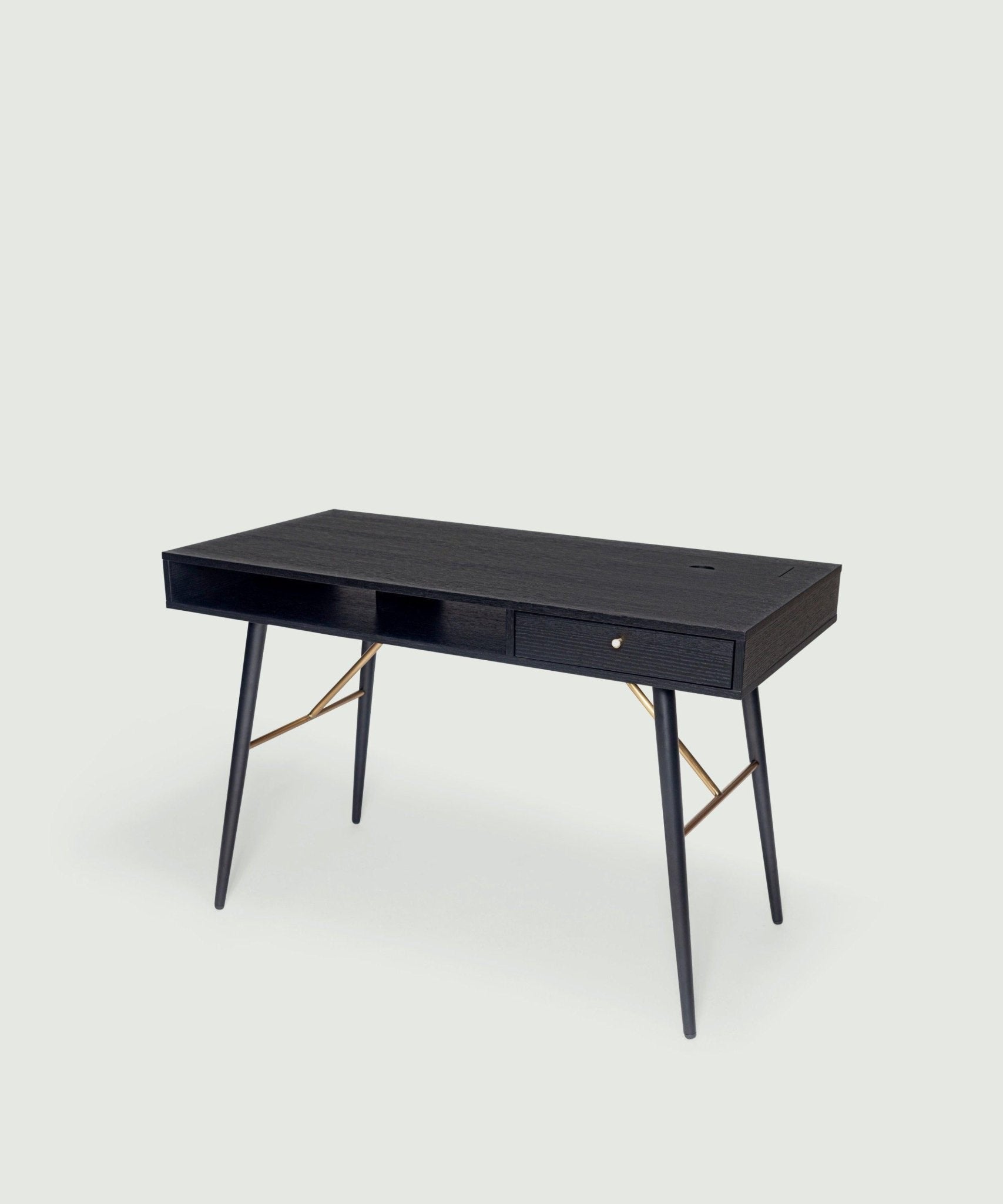 Sort skrivebord i eg - Dawn - Njordec - skrivebord i egetræ - træ skrivebord - design skrivebord - arbejdsbord - hjemmekontor
