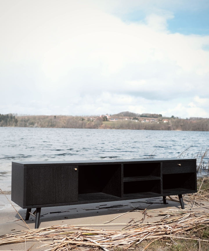 Sort tv-møbel i eg med skuffer - Dawn - Njordec - tv bord eg - tvskænk - tv bænk - egetræsmøbel - til stuen - moderne design