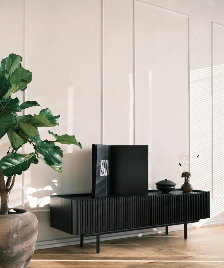 Tv bord m. lameller, Sort eg 145cm - Louvre
