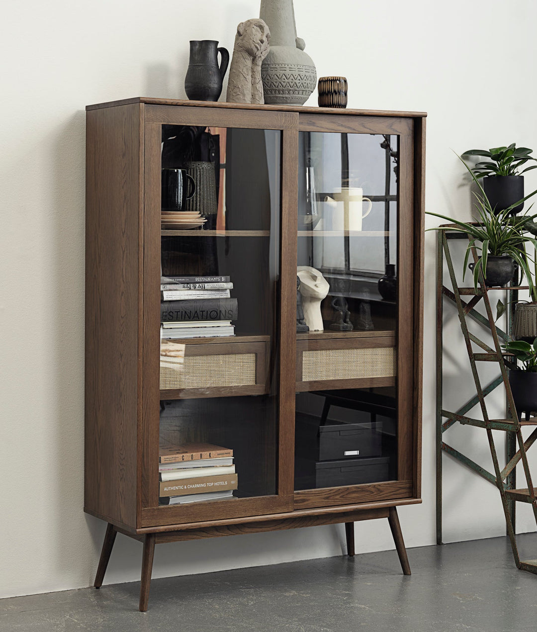 Barrali glas vitrineskab med flet 160cm, Brun egetræ