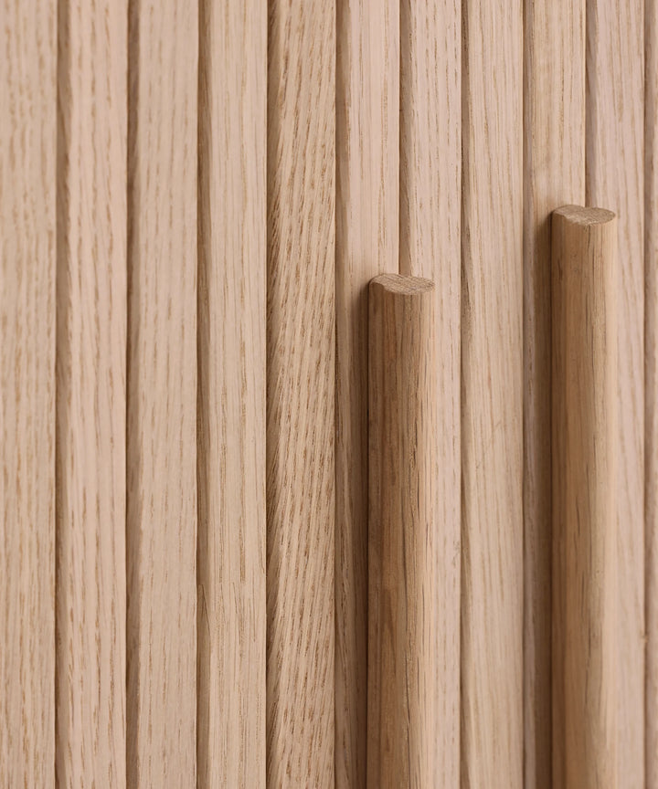 Meta skab 118cm, Lys egetræ