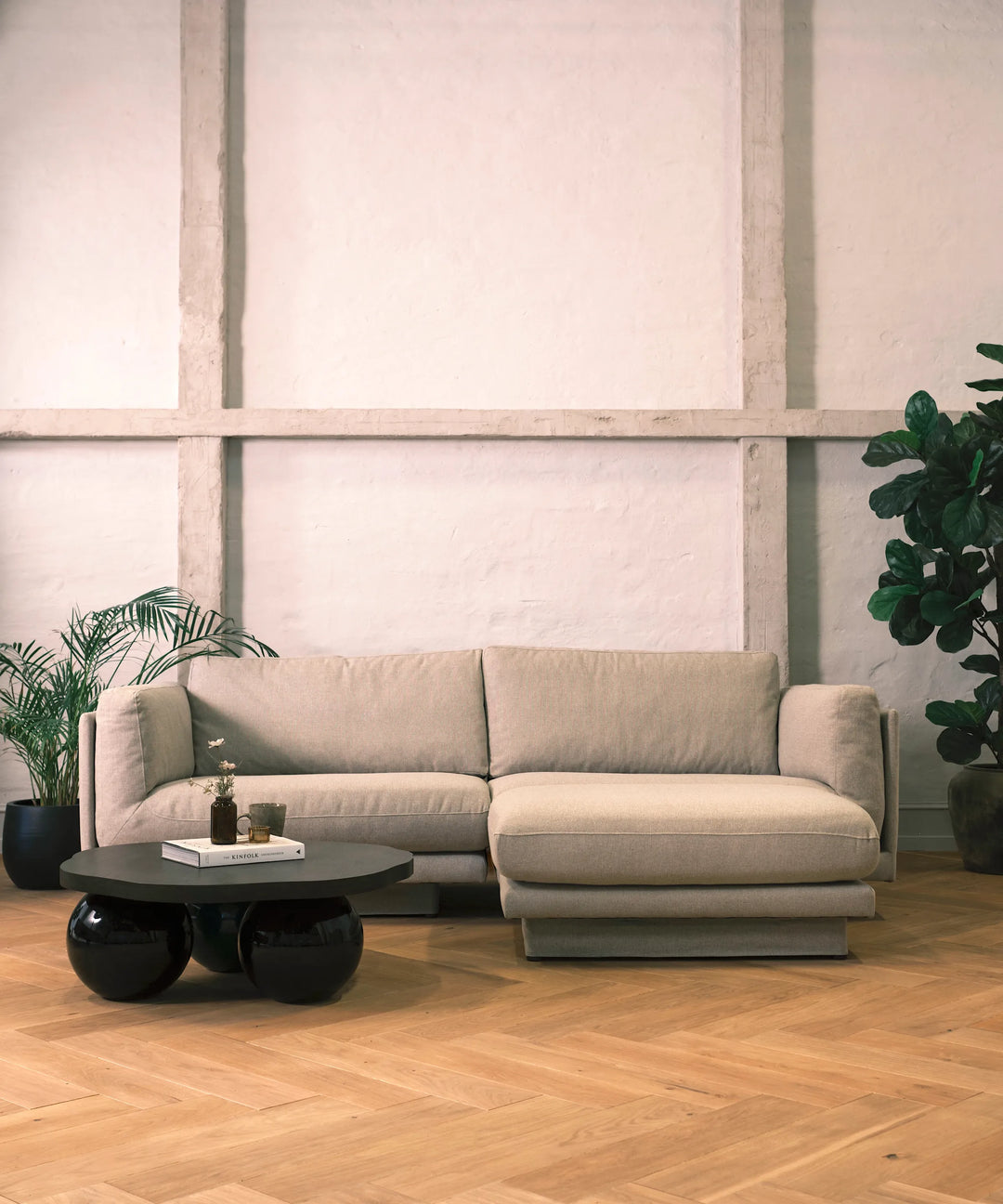 Casie - Chaiselong sofa 240cm