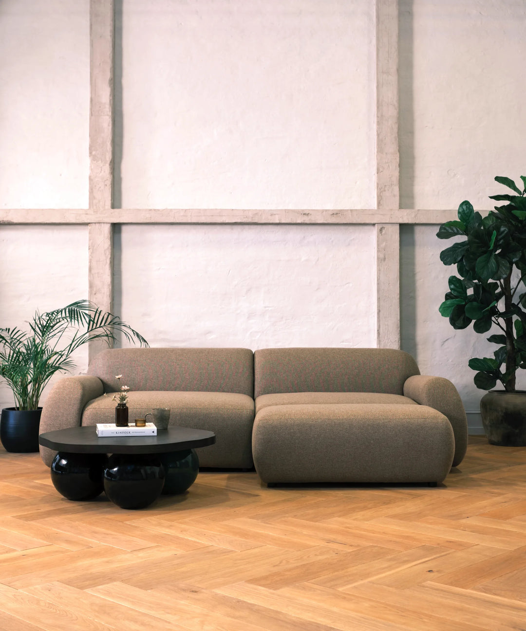 Forme chaiselong sofa - 250cm