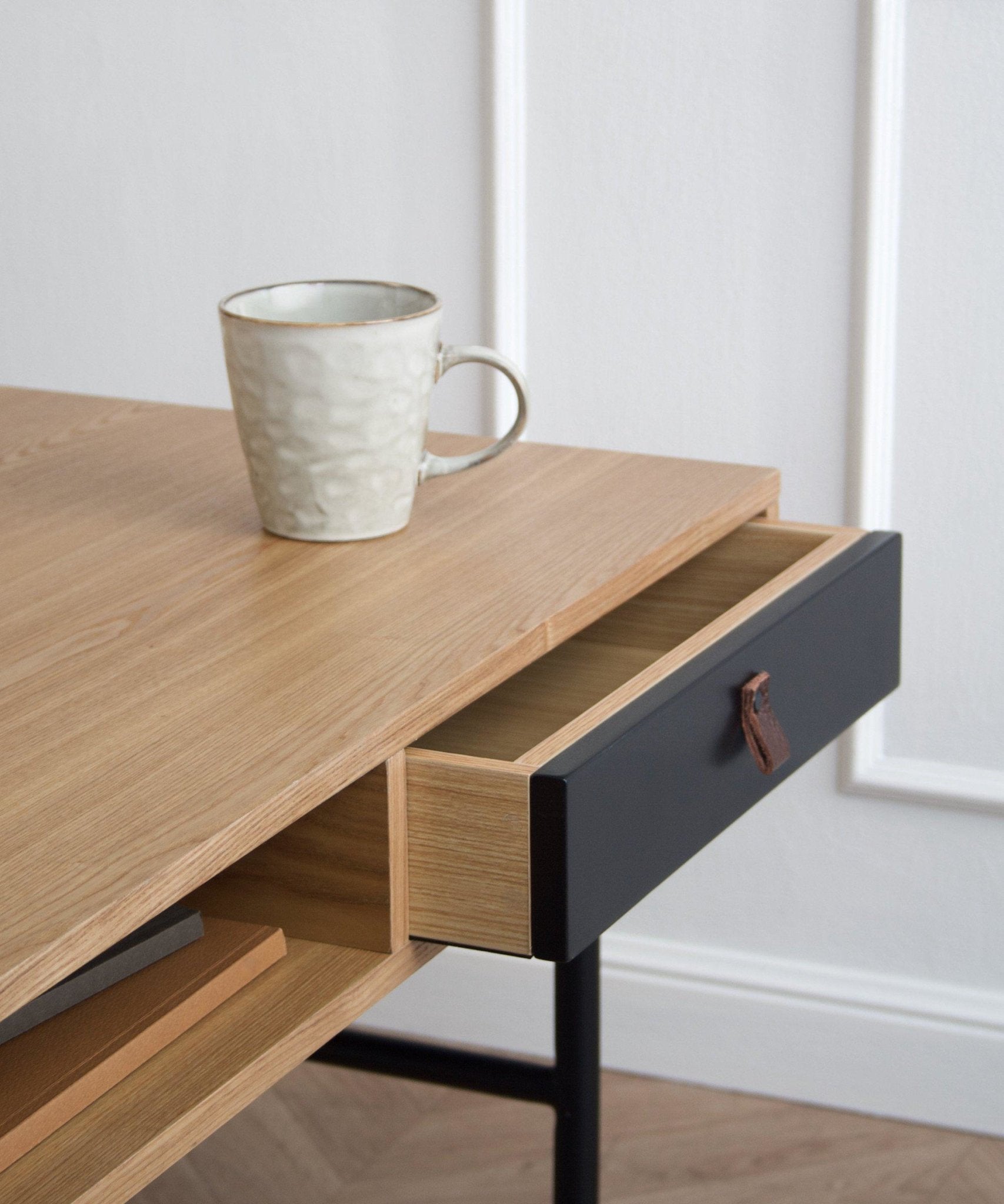 Asketræ sofabord med skuffe - Kodiak - Njordec -Table