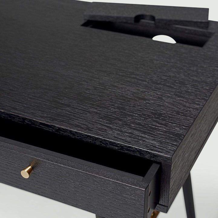 Sort skrivebord i eg - Dawn - Njordec - skrivebord i egetræ - træ skrivebord - design skrivebord - arbejdsbord - hjemmekontor